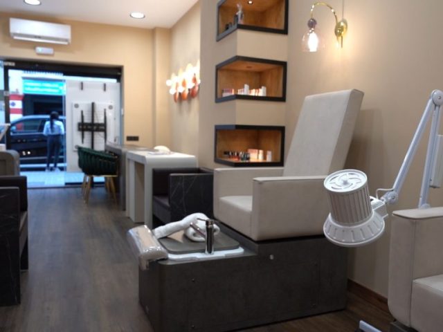 Salón de uñas y belleza en Valencia0